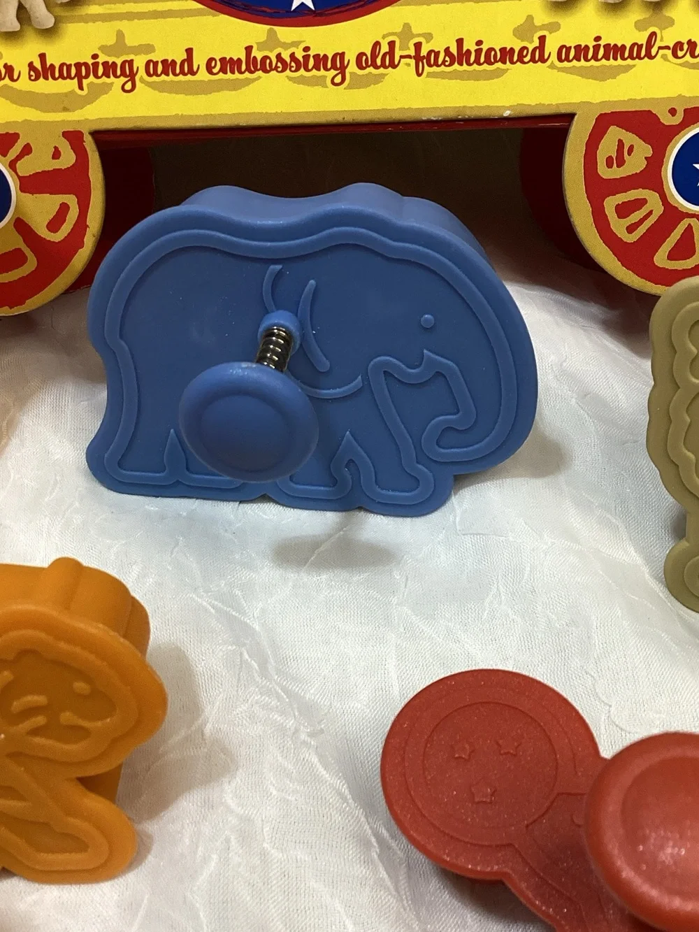 William Sonoma Circus Cookie Cutters Set of 5 Giraffe Lion Seal Elephant Tiger